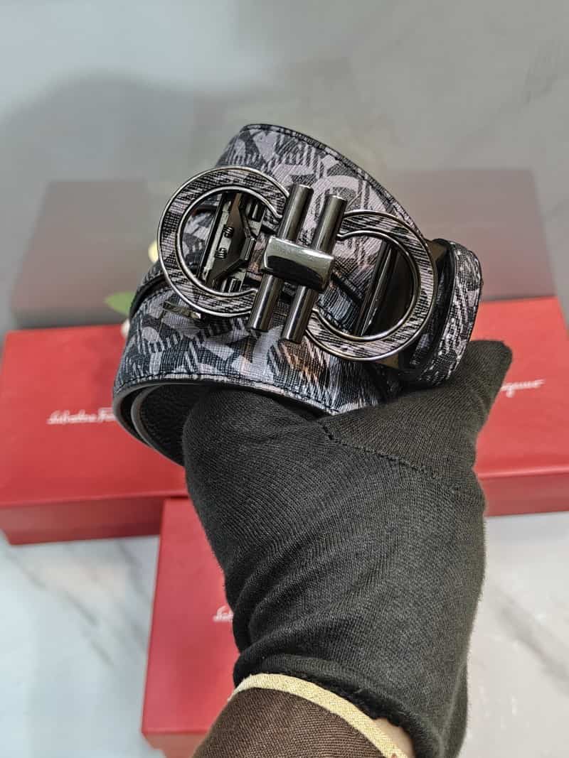 SALVATORE FERRAGAMO PREMIUM QUALITY AUTOLOCK BELT WITH OG BOX SF-104