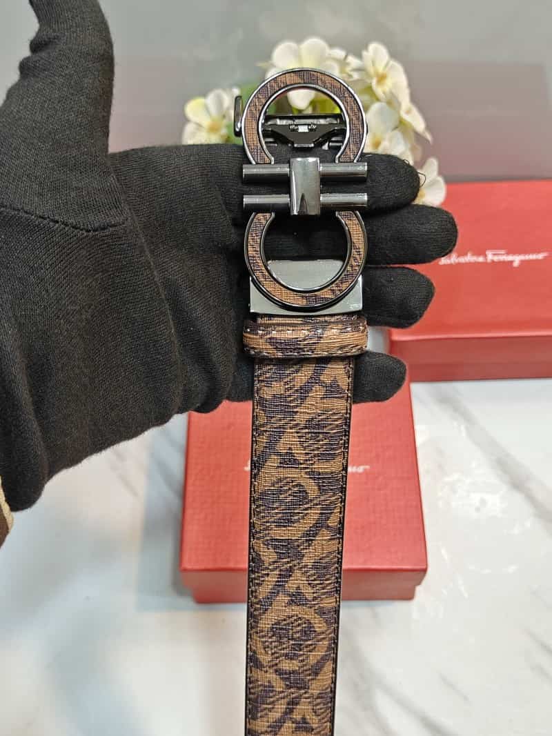 SALVATORE FERRAGAMO PREMIUM QUALITY AUTOLOCK WITH BOX SF-105