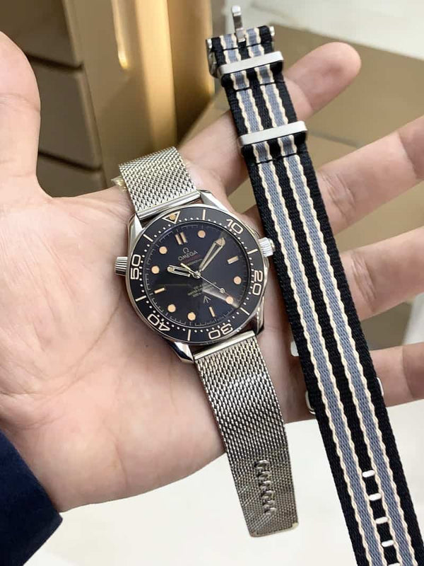 Omegaa 007 James Bond With Extra St