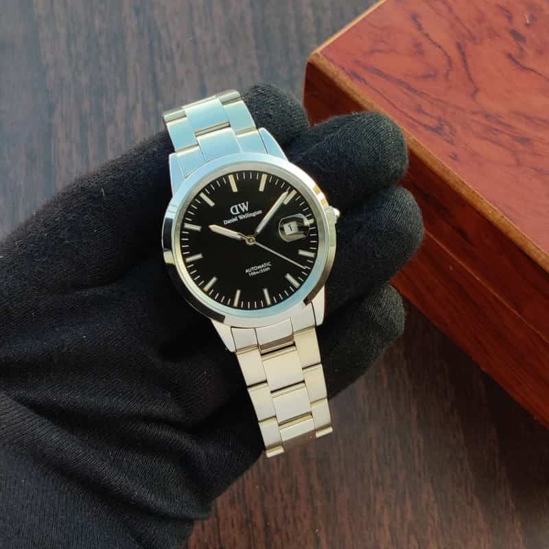 DW MEN S AUTOMATIC SILVER BLACK