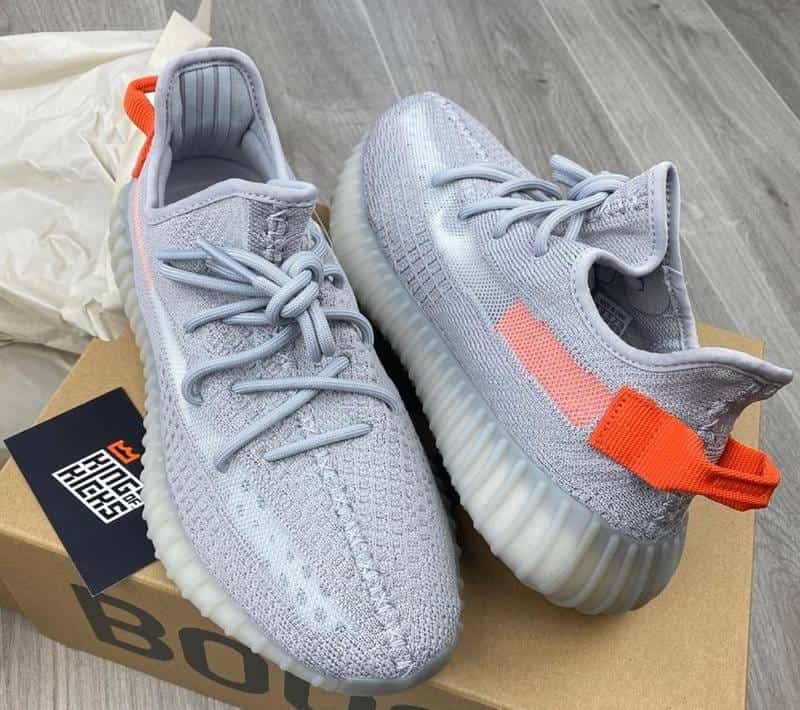 Adidas Yeezy Boost 350 V2 Tail Light with Full Accessories