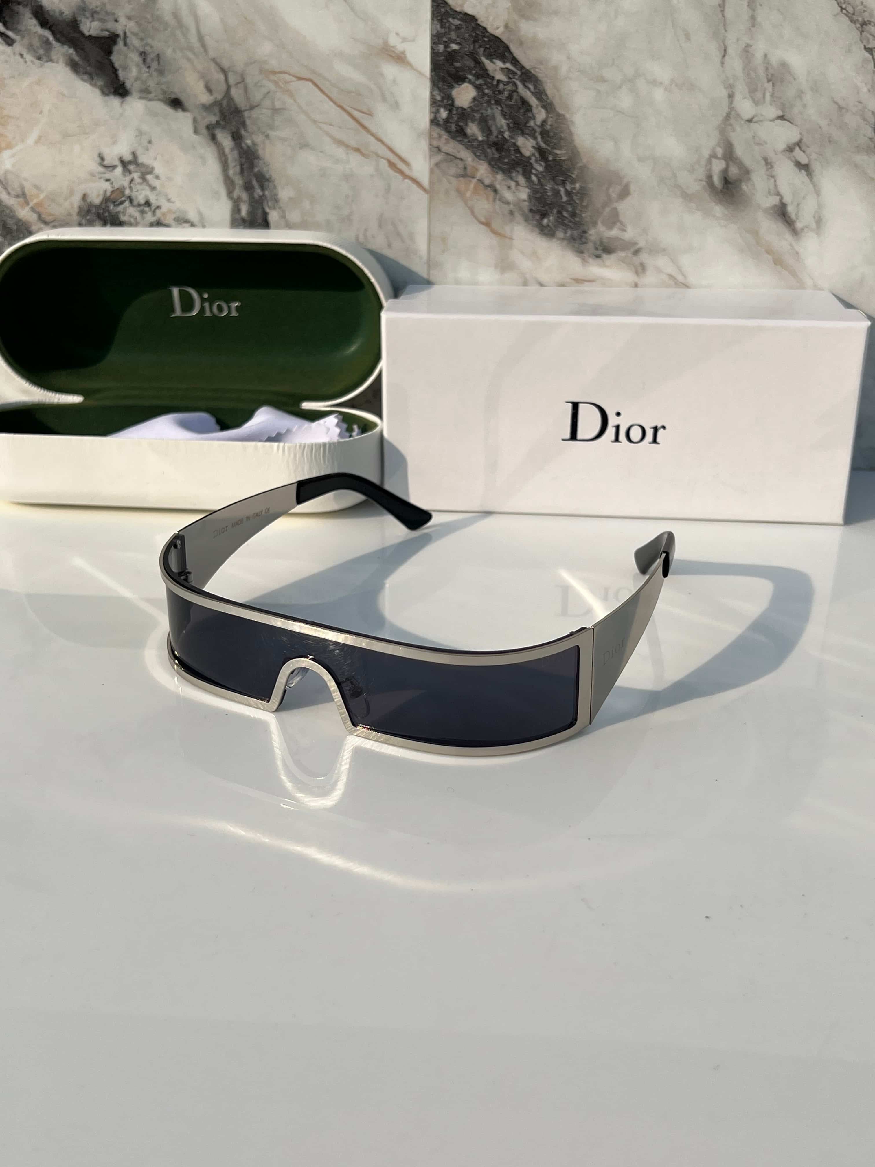 Di0r_9094_silver_black