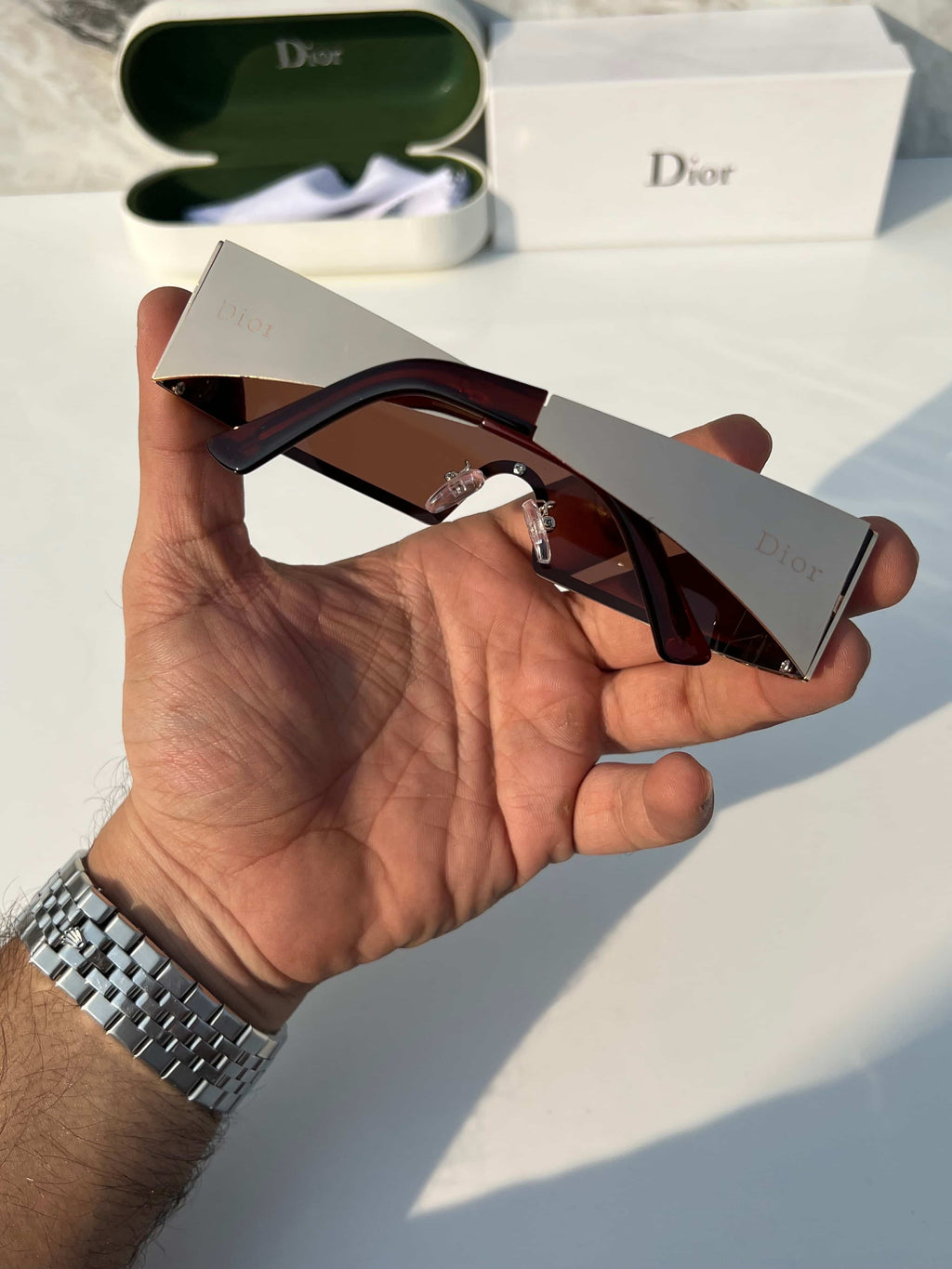 DIOr_9094_gold_brown