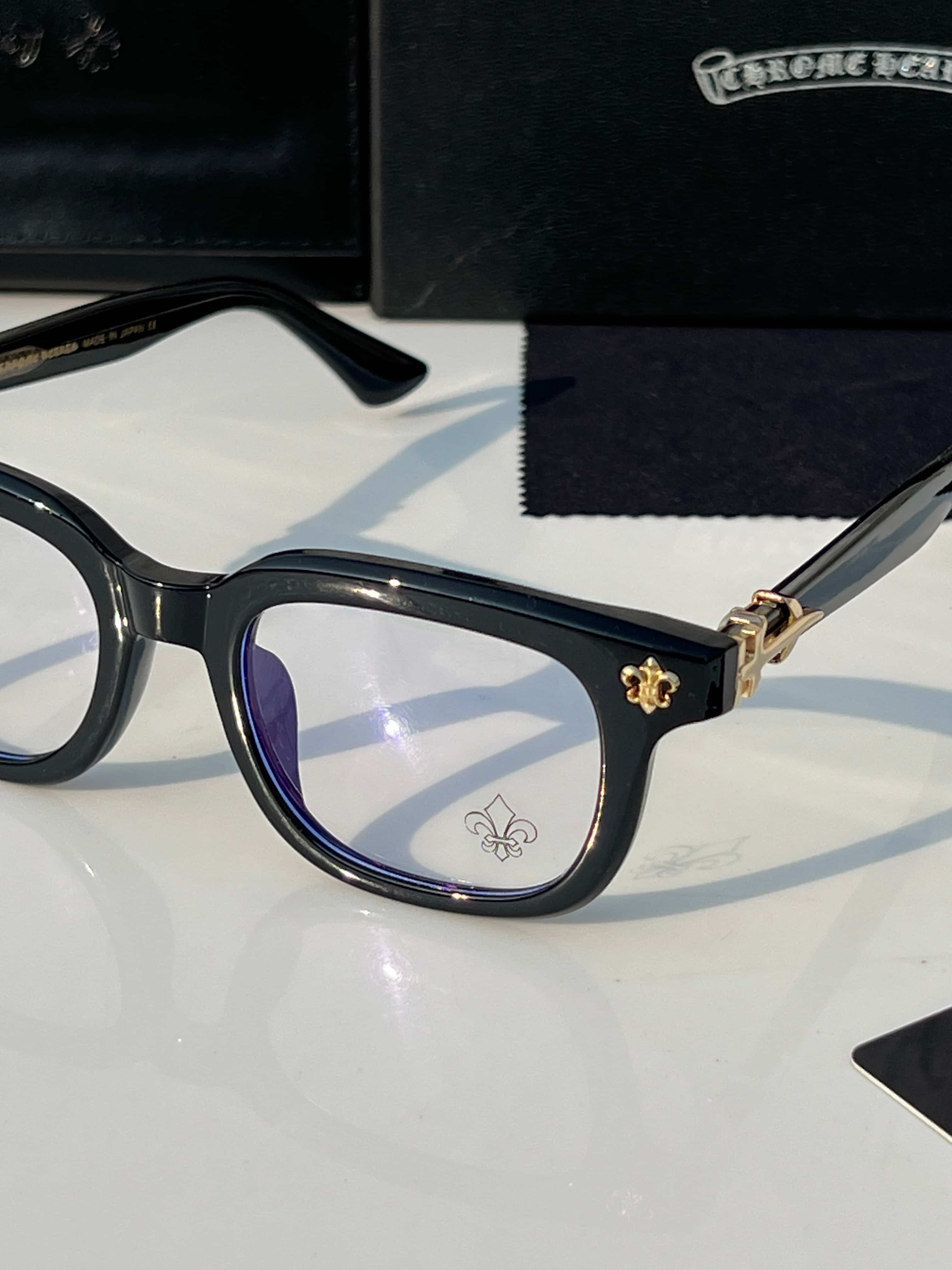 Chrome_heart_9203_black_gold_plano
