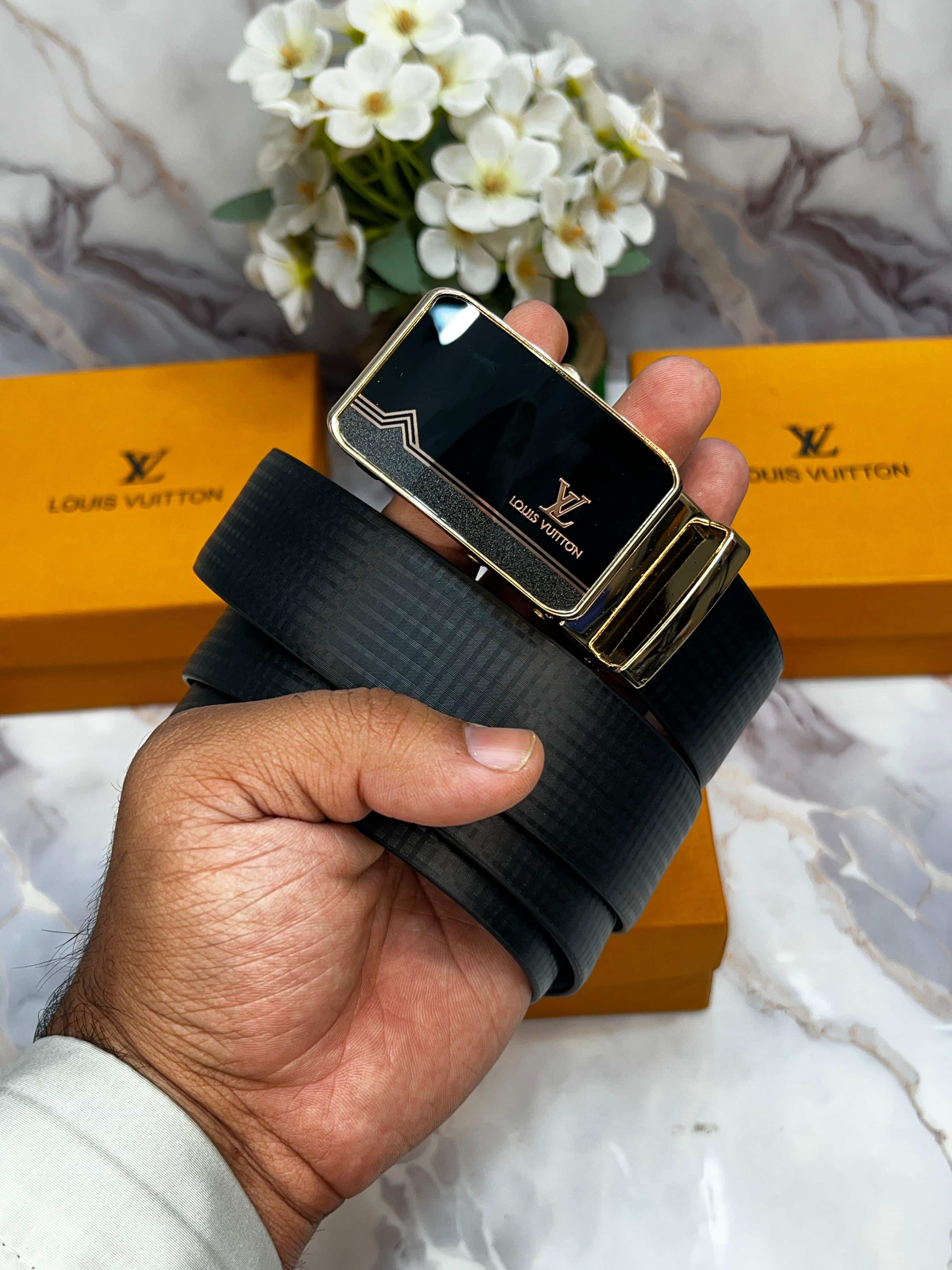 LV L0..UiS VUI..TTON PREMIUM QUALITY REVERSEABLE BELT WITH OG BO..x LV-317