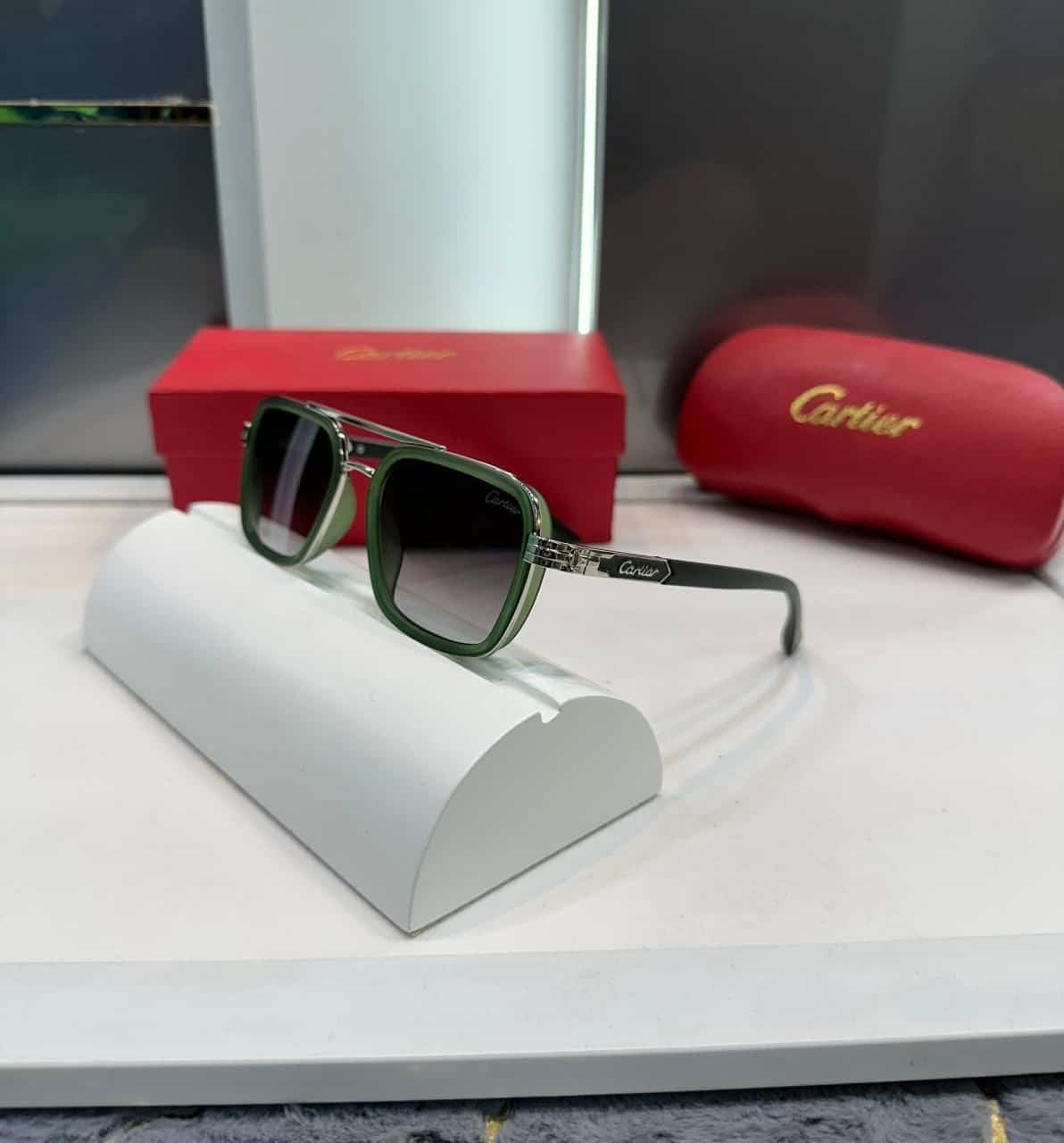 Cartie r Green Premium Shade 582