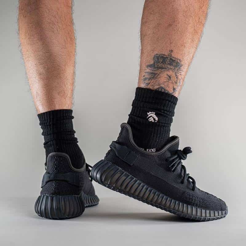 Adidas Yeezy Boost 350 V2 Onyx Full Black with Full Accessories