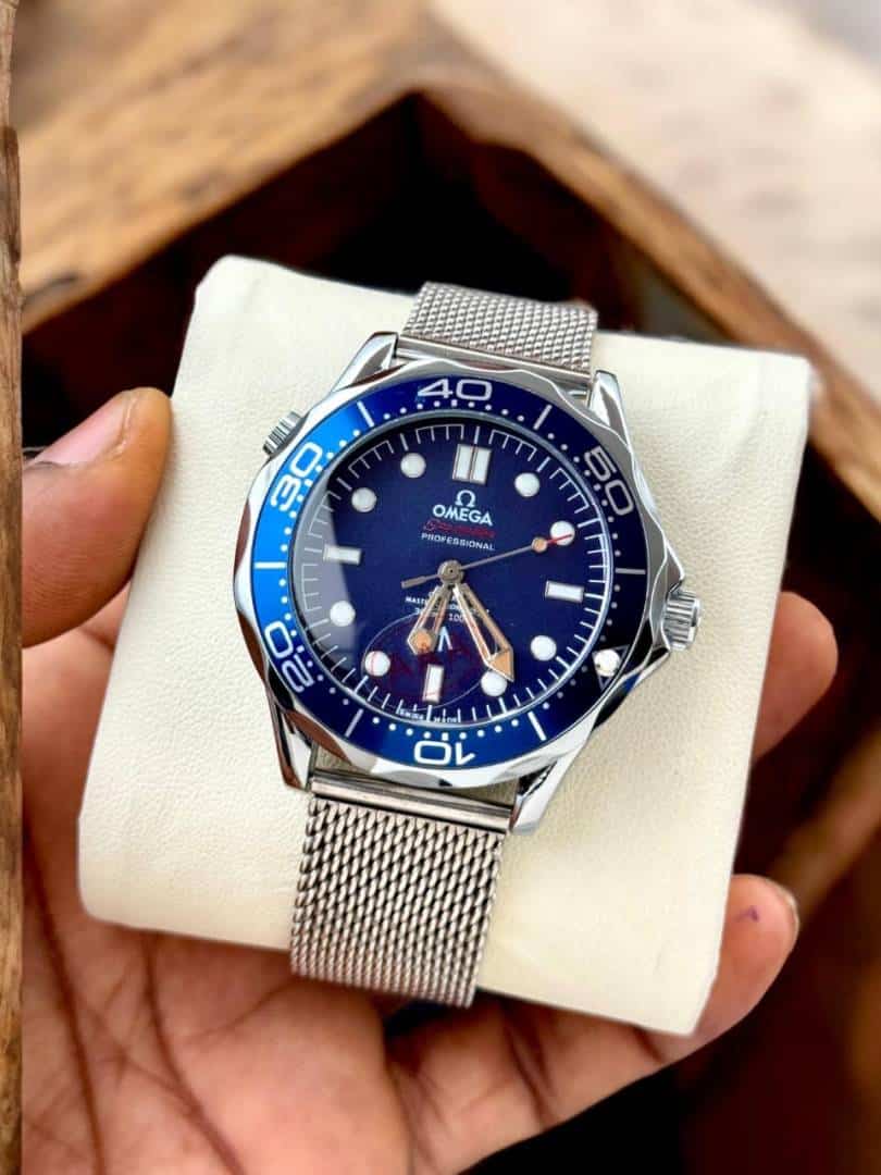 OMEG.A SEAMASTER JAMES BOND 60th Anniversary