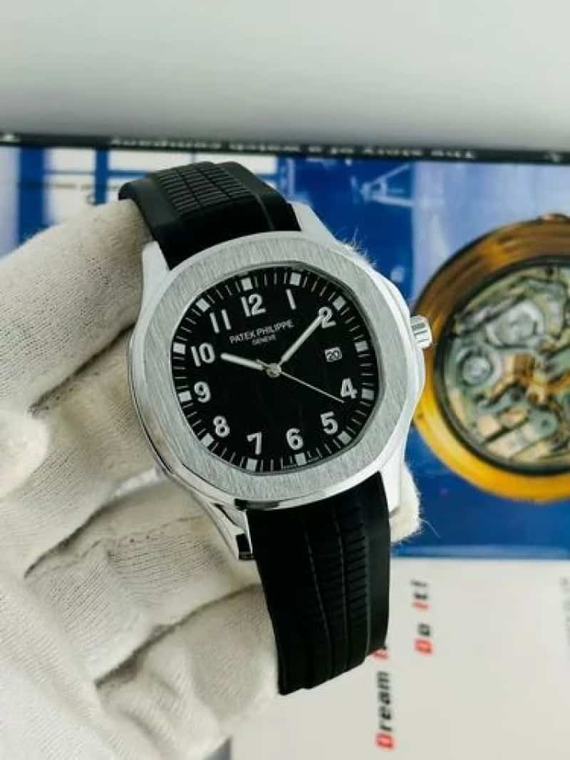 Patek_Philippe Aquanaut Date Black