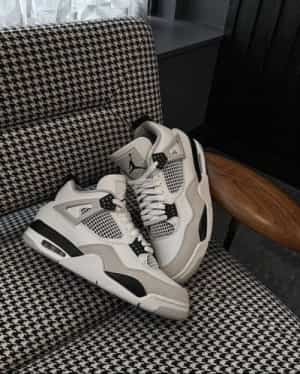 Nike Air Jorden Retro 4 MILITARY B