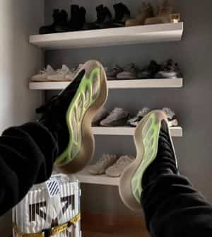 yeezy 700 v3 azael (FIX)