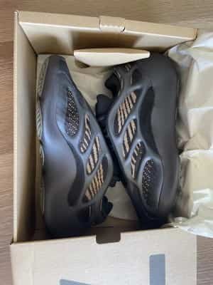 yeezy 700 v3 alvah (FIX)
