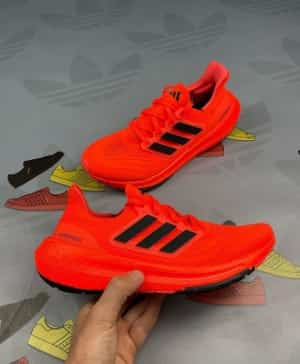 Adidas Ultraboost Light 23 RED