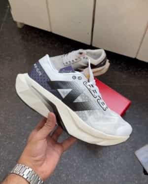 New Balance SC Elite V4 WHITE NAVY