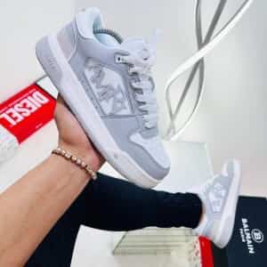 I low classic grey white