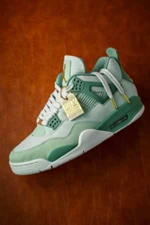 Air Jordan 4 First Class