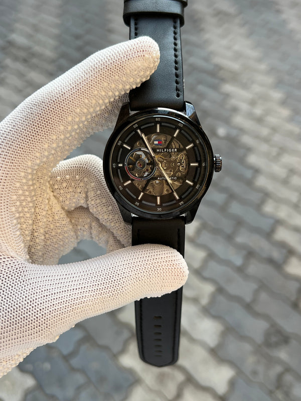 Tomm_y Hilfiger Automatic Black