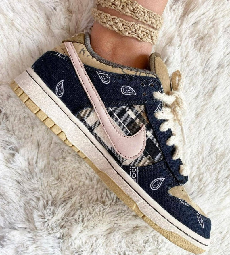 Nike SB Dunk Low Travis Scott BAND