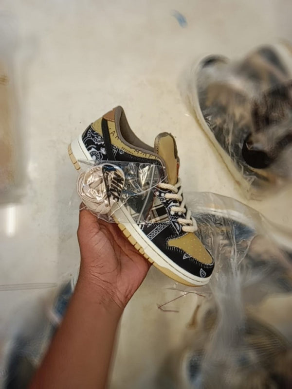 Nike SB Dunk Low Travis Scott BAND