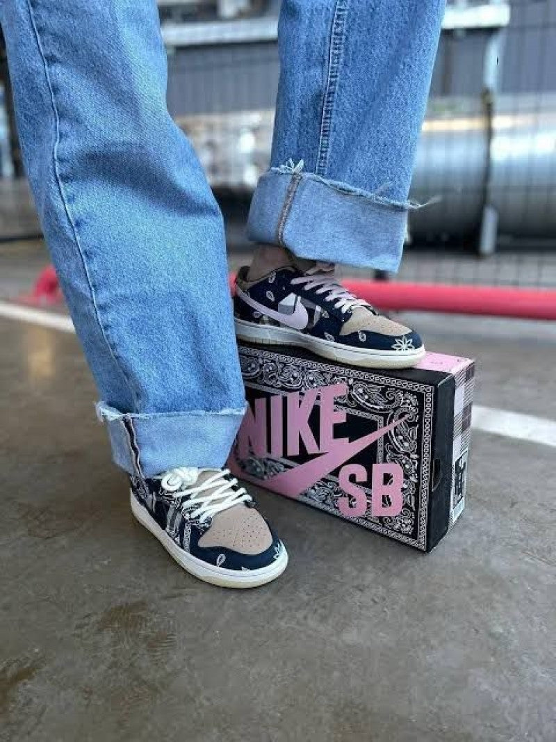 Nike SB Dunk Low Travis Scott BAND