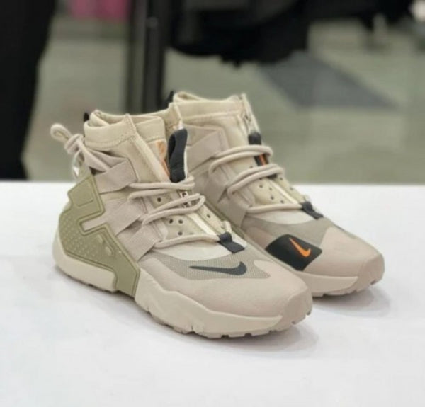 Nike Air Huarache Gripp Desert Sand