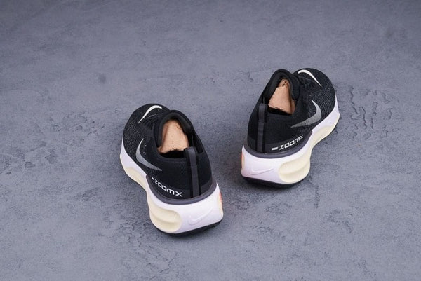 Nike Zoomx Run 3 INVINCIBLE BLACK