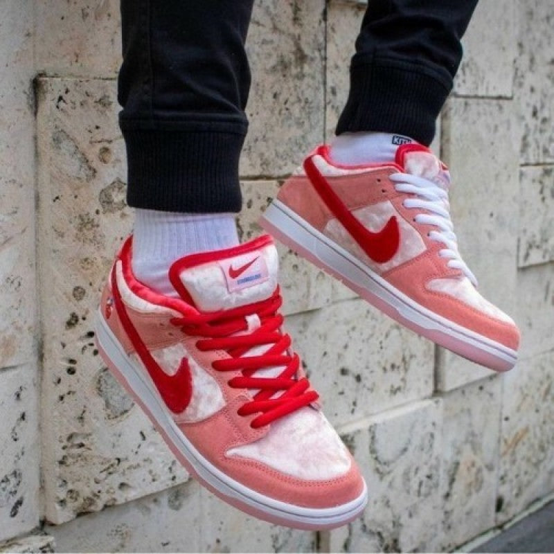 E sb dunk low strangelove semi ua with og box packaging and outer