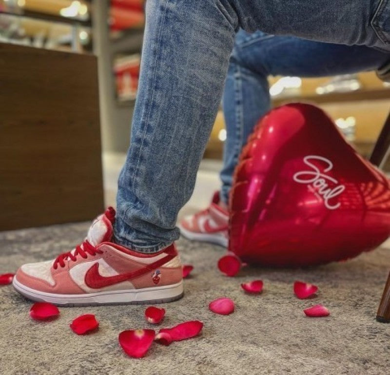 E sb dunk low strangelove semi ua with og box packaging and outer