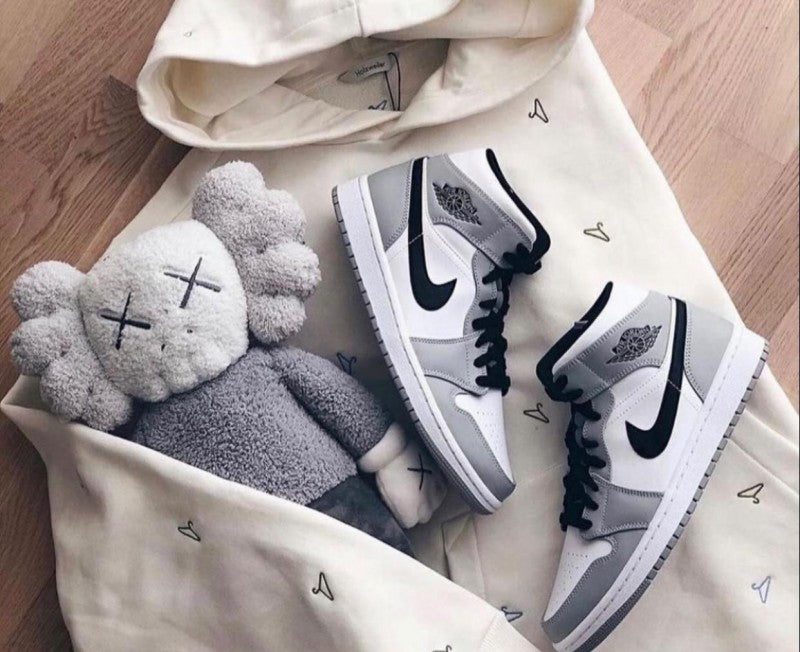 Nike Air Jordan Retro 1 Mid SMOKE