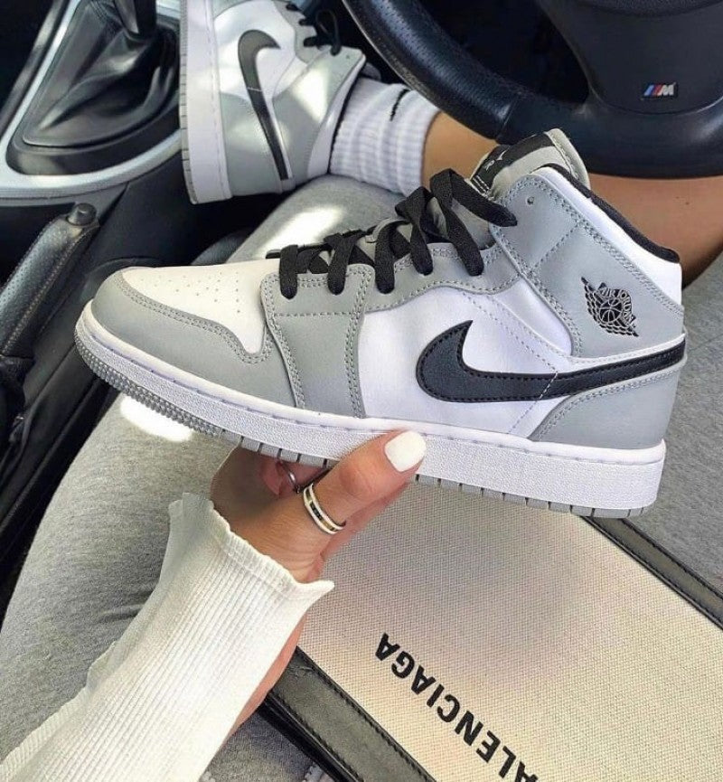 Nike Air Jordan Retro 1 Mid SMOKE