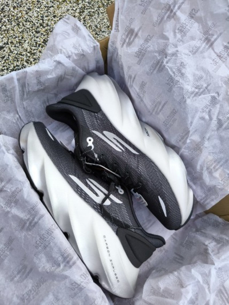 Skechers aero burst black