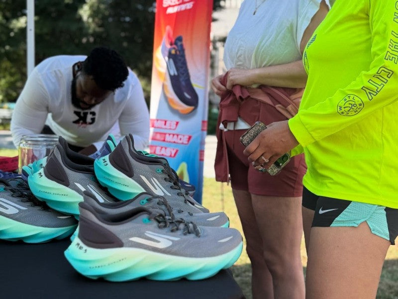 Skechers aero burst