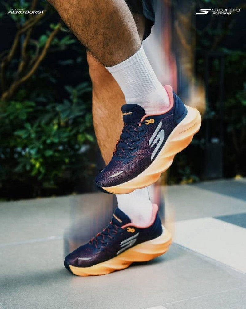 Skechers aero burst