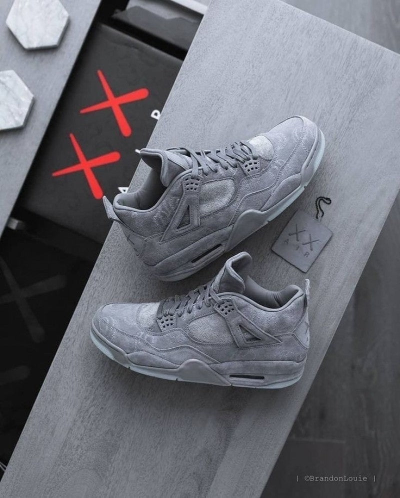 Nike Air Jordan Retro 4 KAWS (SEMI UA)