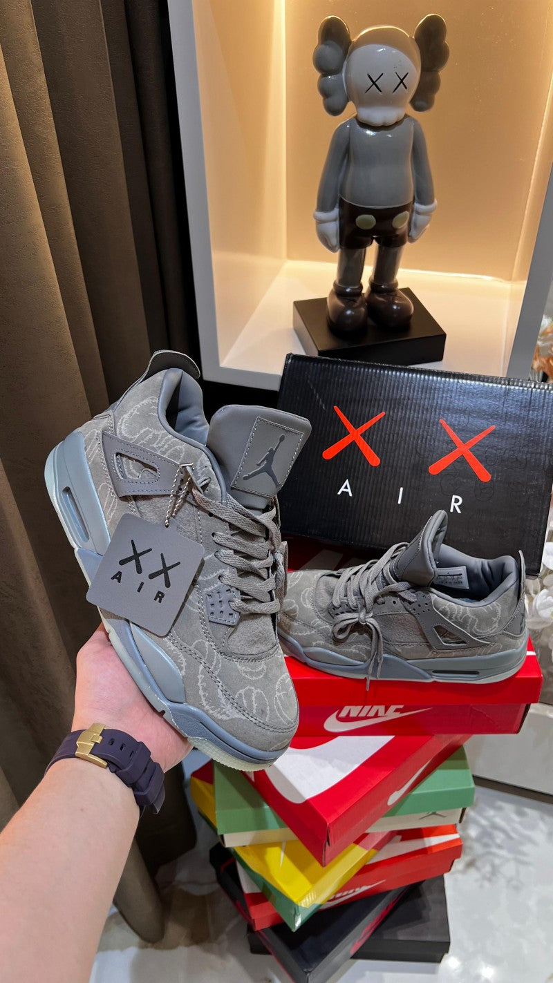 Nike Air Jordan Retro 4 KAWS (SEMI UA)