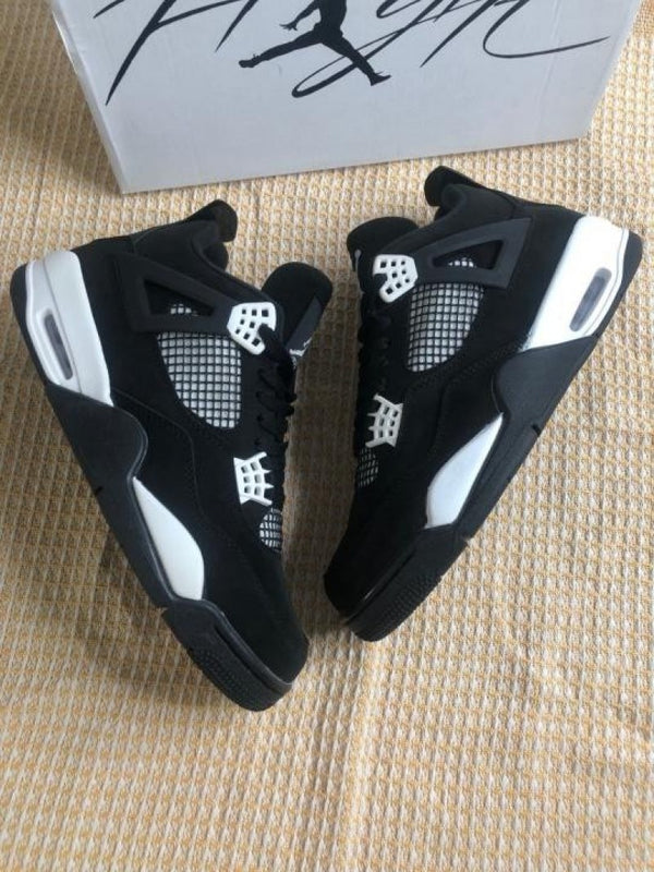 Nike Air Jordan Retro 4 WHITE THUNDER UA