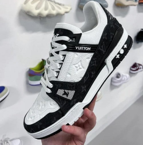 Louis Vuitton trainer black monogram with lv kit