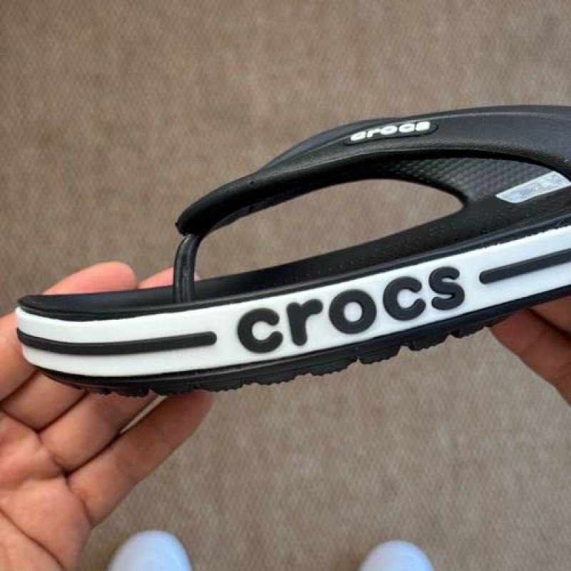 Crocs-Baya-Band-Slide-Black