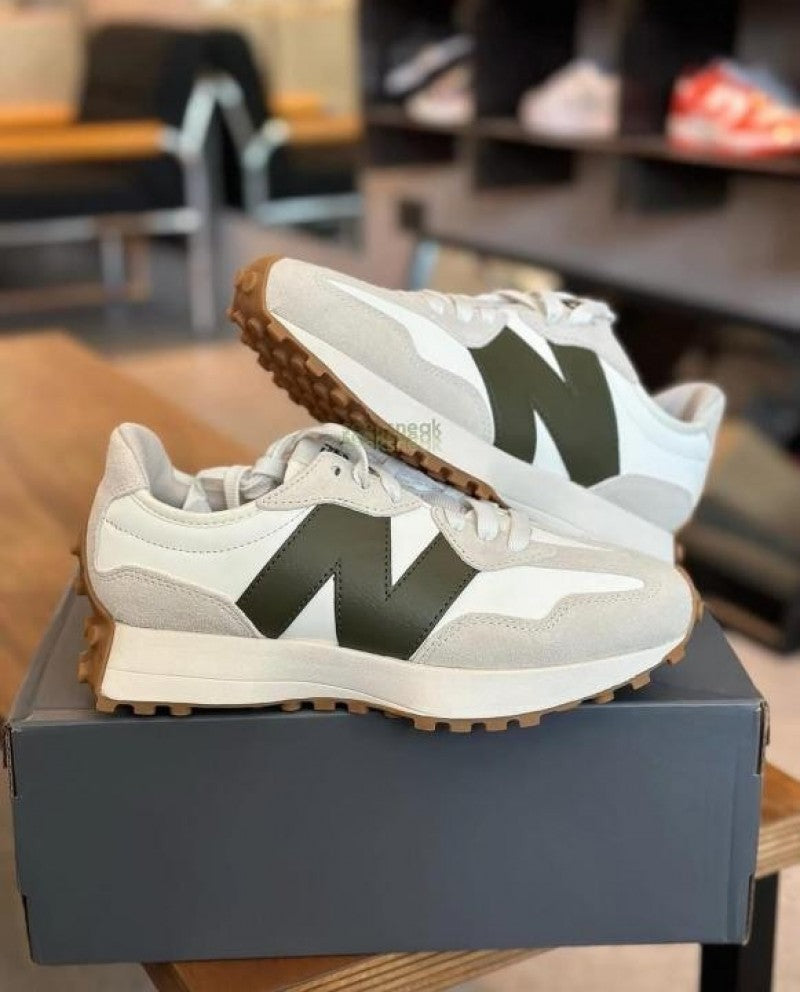 New Balance 327 Moonbeam OAK LEAF GREEN