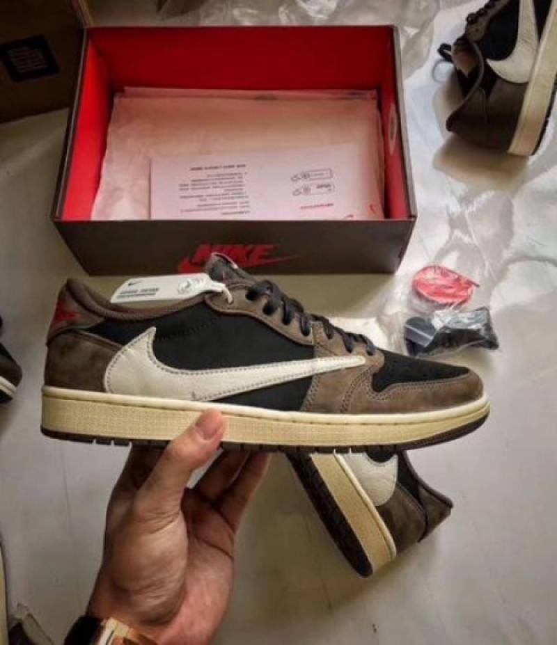 NIKE AIR JORDAN 1 LOW TRAVIS SCOTT DARK MOCHA