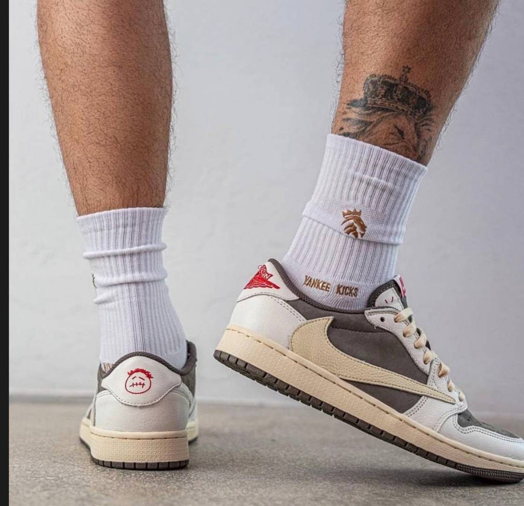 NIKE AIR JORDAN LOW 1 TRAVIS MOCHA SEMI UA