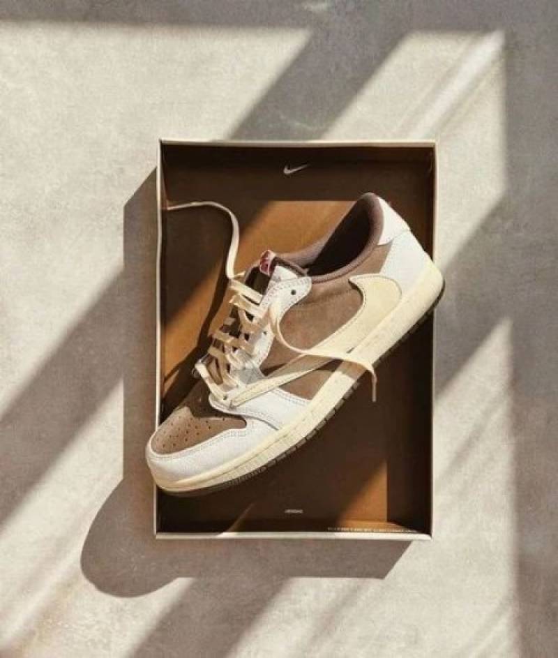 NIKE AIR JORDAN LOW 1 TRAVIS MOCHA SEMI UA