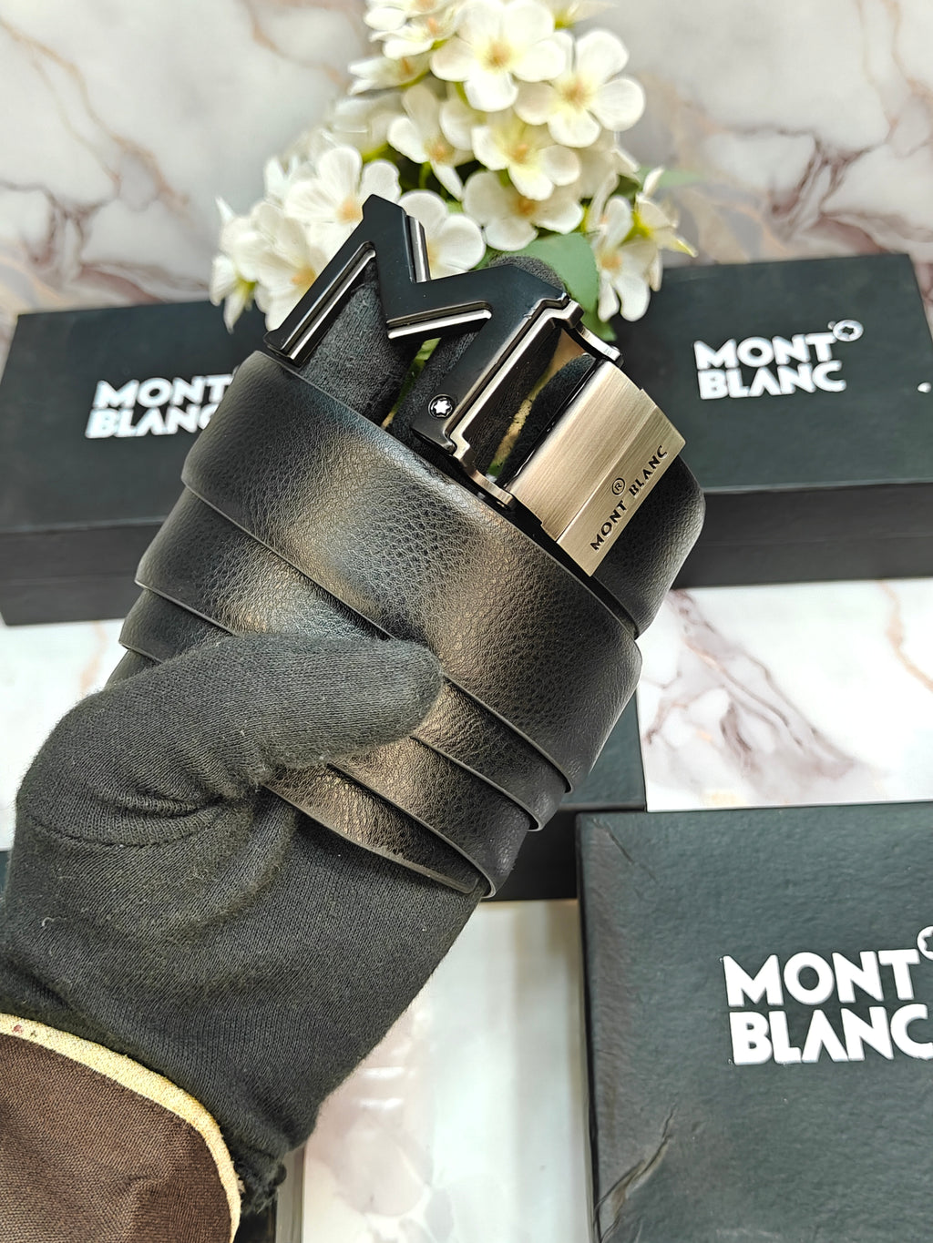 MONT BLANC PREMIUM QUALITY REVERSEABLE BELT WITH OG BOX. MB-708
