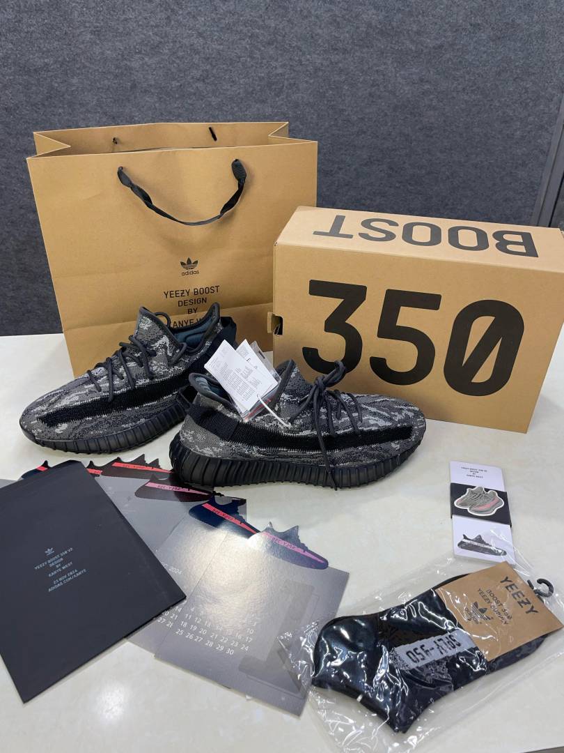 Adida_s yeezy 350 v2 dark salt semi ua