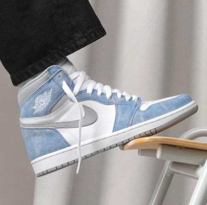 Nike Air Jordan Retro 1 High HYPER ROYAL PREMIUM With OG BOX (SEMI UA)