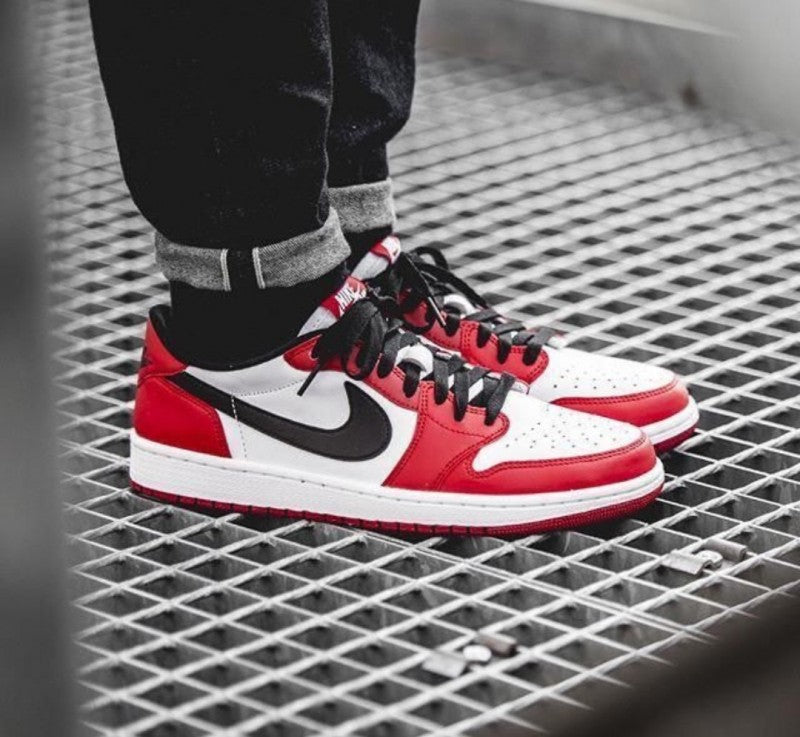 Nike Air Jordan Retro 1 Low Chicago