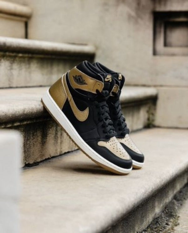 Nike Air Jordan 1 High BLACK AND GOLD (SEMI UA)