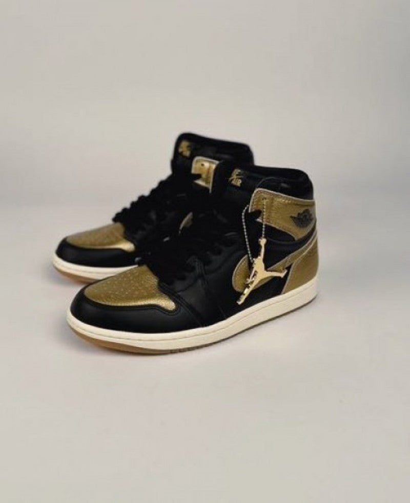 Nike Air Jordan 1 High BLACK AND GOLD (SEMI UA)