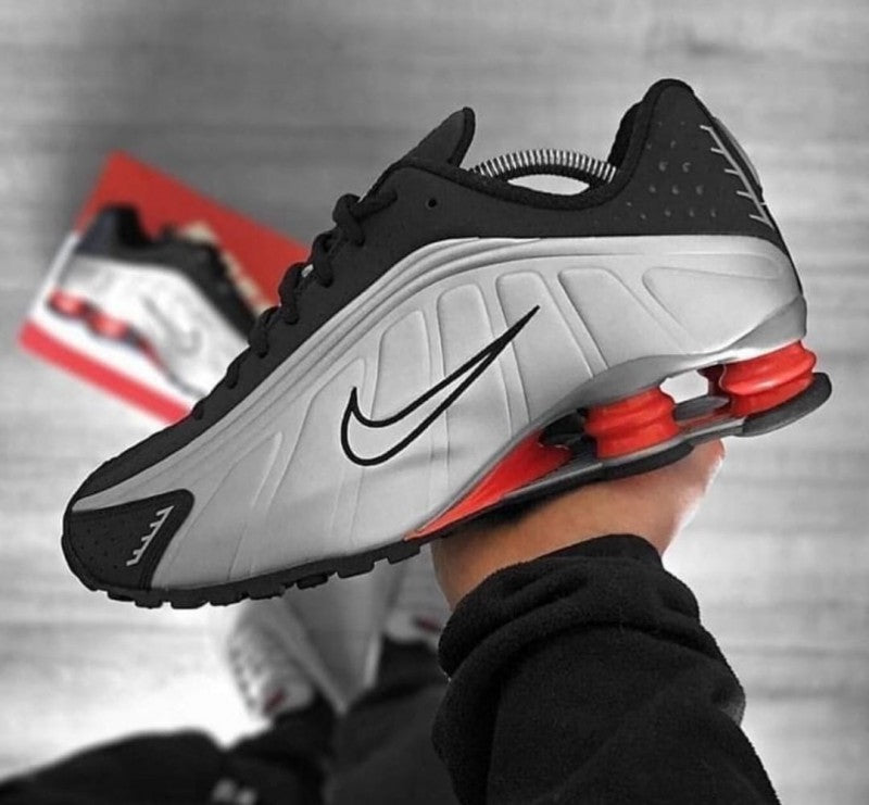 Nike Air Shox R4 METALLIC BLACK SILVER