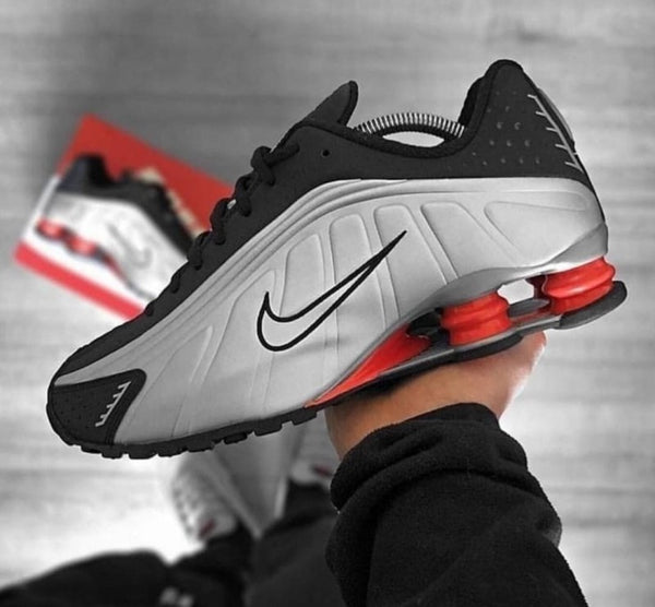 Nike Air Shox R4 METALLIC BLACK SILVER